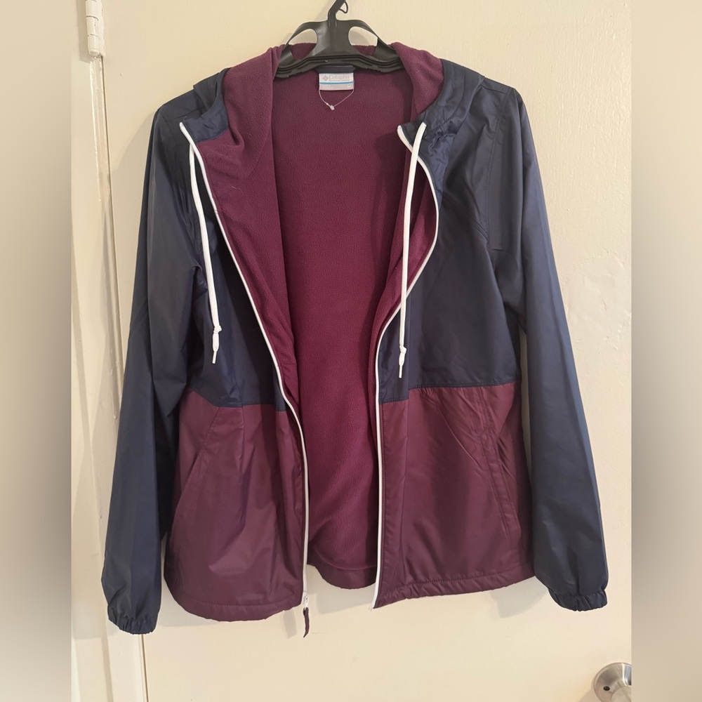 Columbia windbreaker size medium